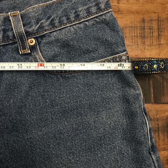 LEVIS SHORTS - Picture 2 of 6